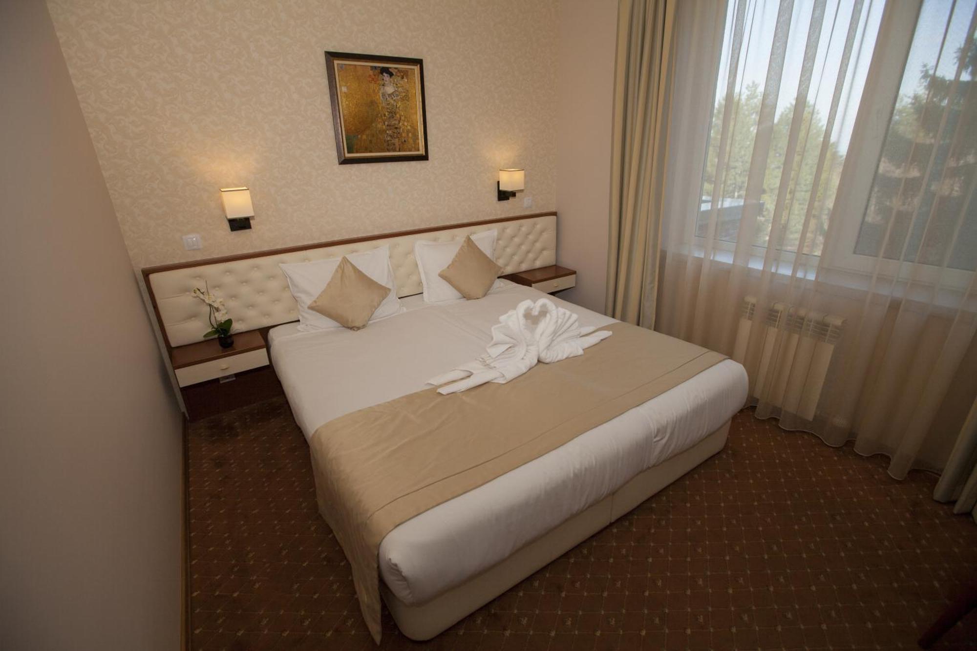 Family Hotel Saint George Sofia Ruang foto